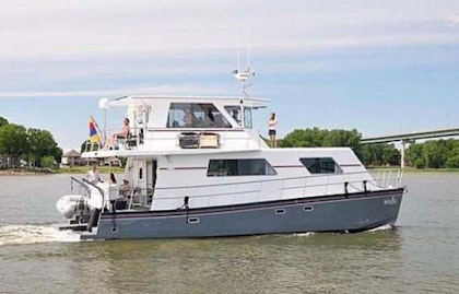photo of 50' Custom Artisanal Power Catamaran 2014