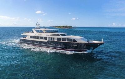 photo of 118' Broward 2000