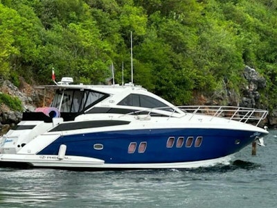photo of 53' Regal 5260 2009