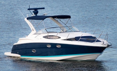 photo of 33' Regal 2009