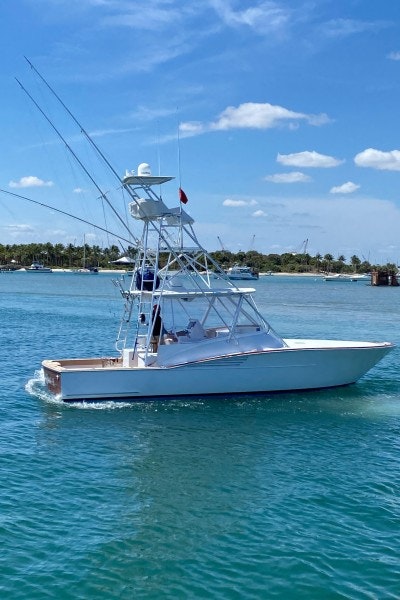 photo of 35' Predator 2001