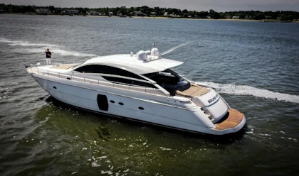 photo of 64' Pershing 2013