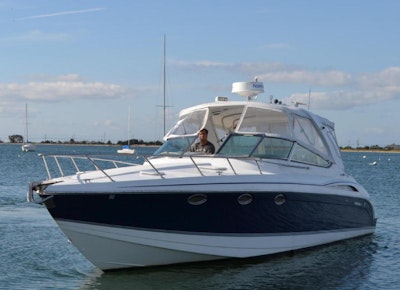 photo of 37' Formula 2005