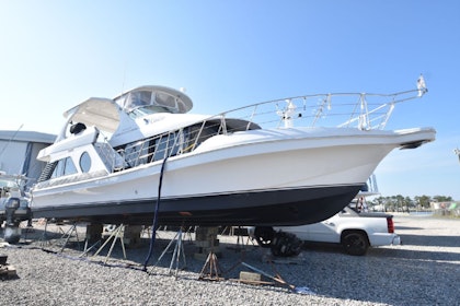 photo of 52' Bluewater Yachts 5200 Cruiser 2007