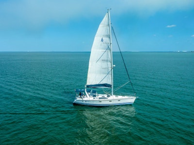 photo of 43' Hunter 430 1996