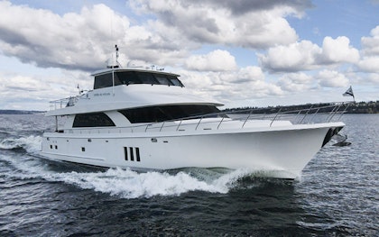 photo of 80' Ocean Alexander Skylounge 2010