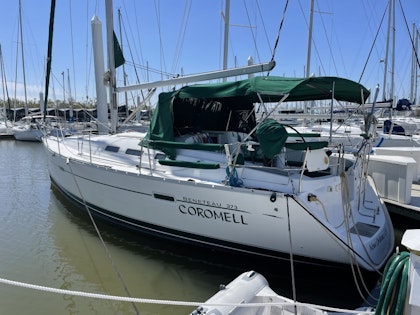photo of 37' Beneteau 373 2004