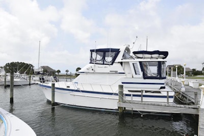 photo of 42' Jefferson Sundeck 1987
