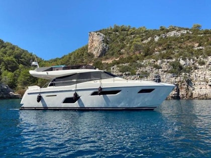 photo of 47' Ferretti Yachts 450 2020