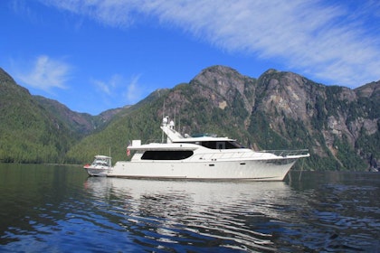 photo of 66' Symbol Pilothouse 2001