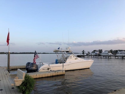 photo of 27' World Cat 270 EC 2005