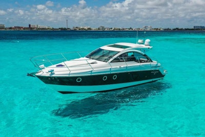 photo of 38' Beneteau GRAN TURISMO 2014