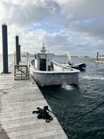 photo of 33' Custom Direktors Push Boat 1982