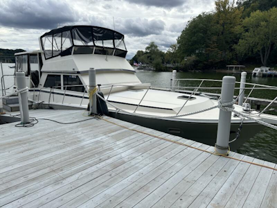 photo of 44' Viking 1987