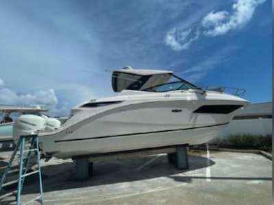 photo of 32' Sea Ray 320 Sundancer Outboard 2020