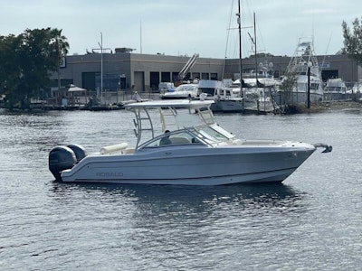 photo of 24' Robalo 247 Dual Console 2017