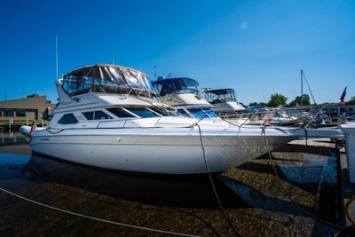 photo of 44' Sea Ray 440 Express Bridge 1997