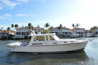 photo of 42' Sabre 42 Salon Express 2013