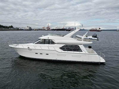 photo of 52' Bayliner 2000