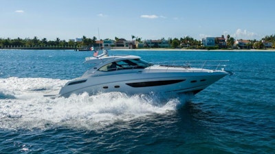 photo of 47' Sea Ray Sundancer 2013