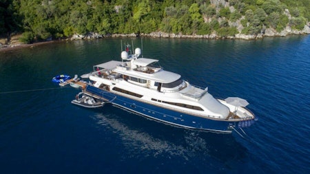 photo of 100' Ferretti Yachts Custom Line Navetta 30 2007