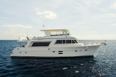 photo of 68' Hampton 680 LRC 2013