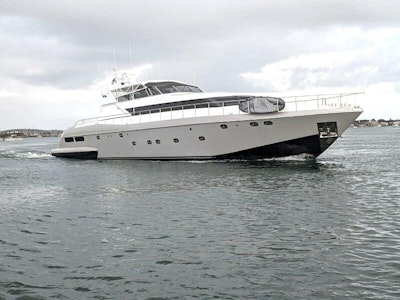 photo of 100' Mangusta 1995