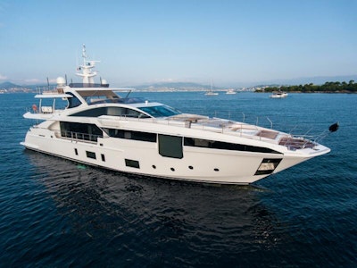 photo of 114' Azimut Azimut Grande 35M 2019