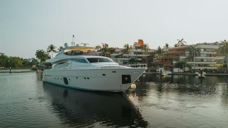 photo of 88' Ferretti Yachts 881 2007
