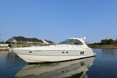 photo of 52' Cruisers Yachts 520 Express 2005