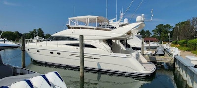 photo of 61' Viking Sport Cruisers 61 Flybridge 2006