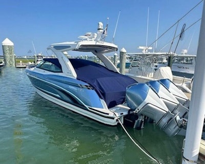 photo of 33' Formula 330 Crossover Bowrider 2025