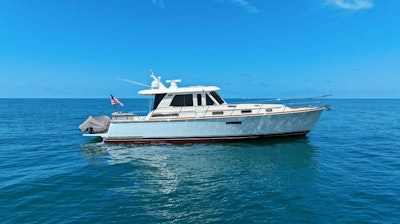 photo of 48' Sabre 48 Salon Express 2018