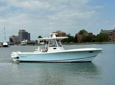 photo of 31' Regulator 31 FS with Mezz 2020