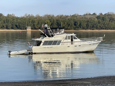 photo of 45' Bayliner 4550 1987