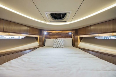photo of 59' Sea Ray L590 Fly 2017