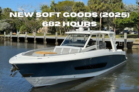 photo of 42' Boston Whaler 420 Outrage 2016