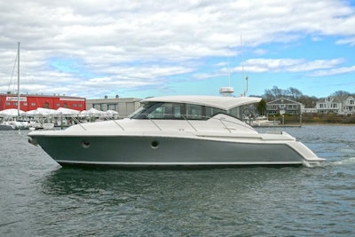 photo of 39' Tiara Yachts Coupe 2018