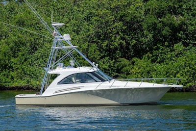 photo of 45' Hatteras 45 Express 2015