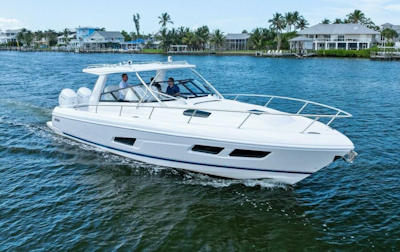 photo of 43' Intrepid 438 Evolution 2022