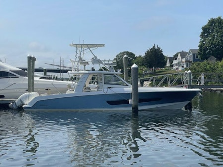 photo of 42' Boston Whaler Outrage 2017