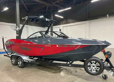photo of 23' Malibu Wakesetter LSV 23 2017