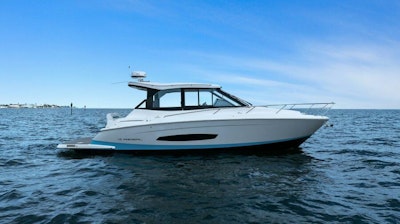 photo of 36' Regal 36 Grande Coupe 2021