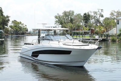 photo of 35' Jeanneau 10.5 Leader 2021