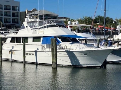 photo of 70' Hatteras Sport Deck 1996