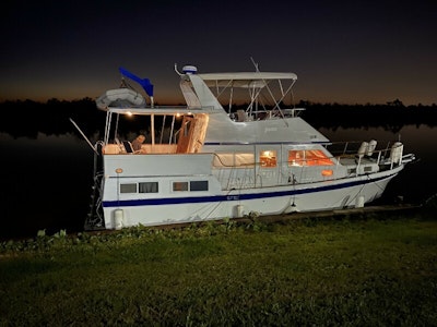 photo of 40' Marine Trader LaBelle 40 Sun Deck 1985