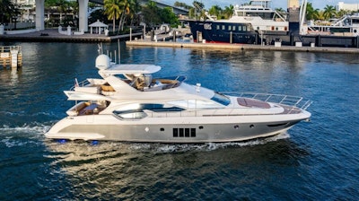 photo of 70' Azimut 70 Fly 2011