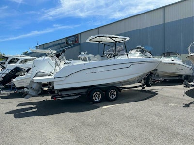 photo of 24' Beneteau Flyer 8 SPACEdeck 2023