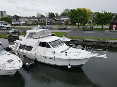 photo of 54' Meridian 2005