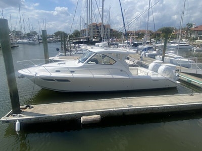 photo of 35' Pursuit 2021